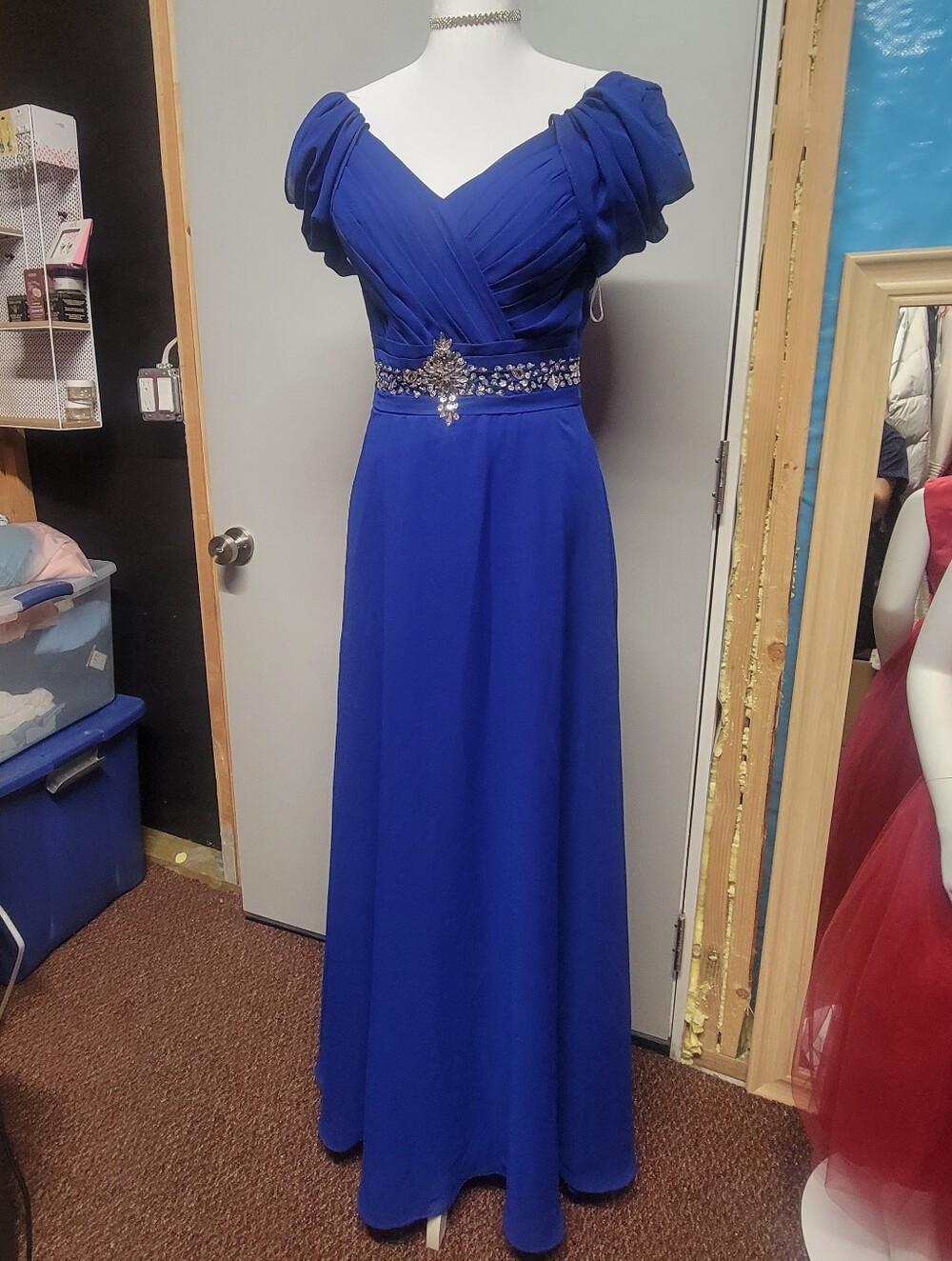 Elegant Royal Blue Evening Gown with Embellished Waist